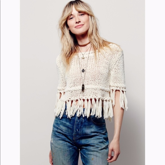 Free People Tops - EUC Free People On The Fringe Cropped Knit Size M